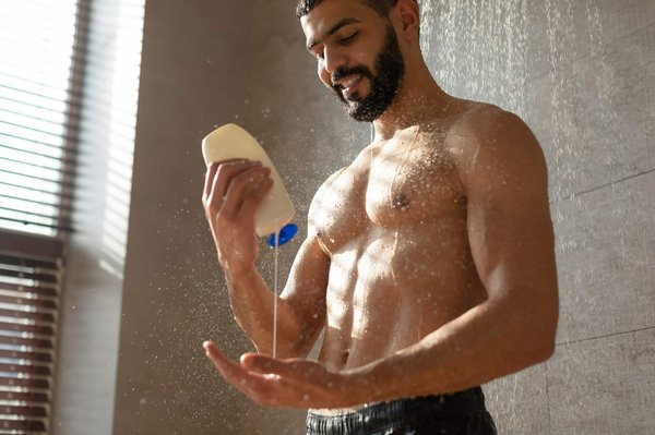 Quels sont les meilleurs shampoings pour homme selon les experts en soins capillaires ?